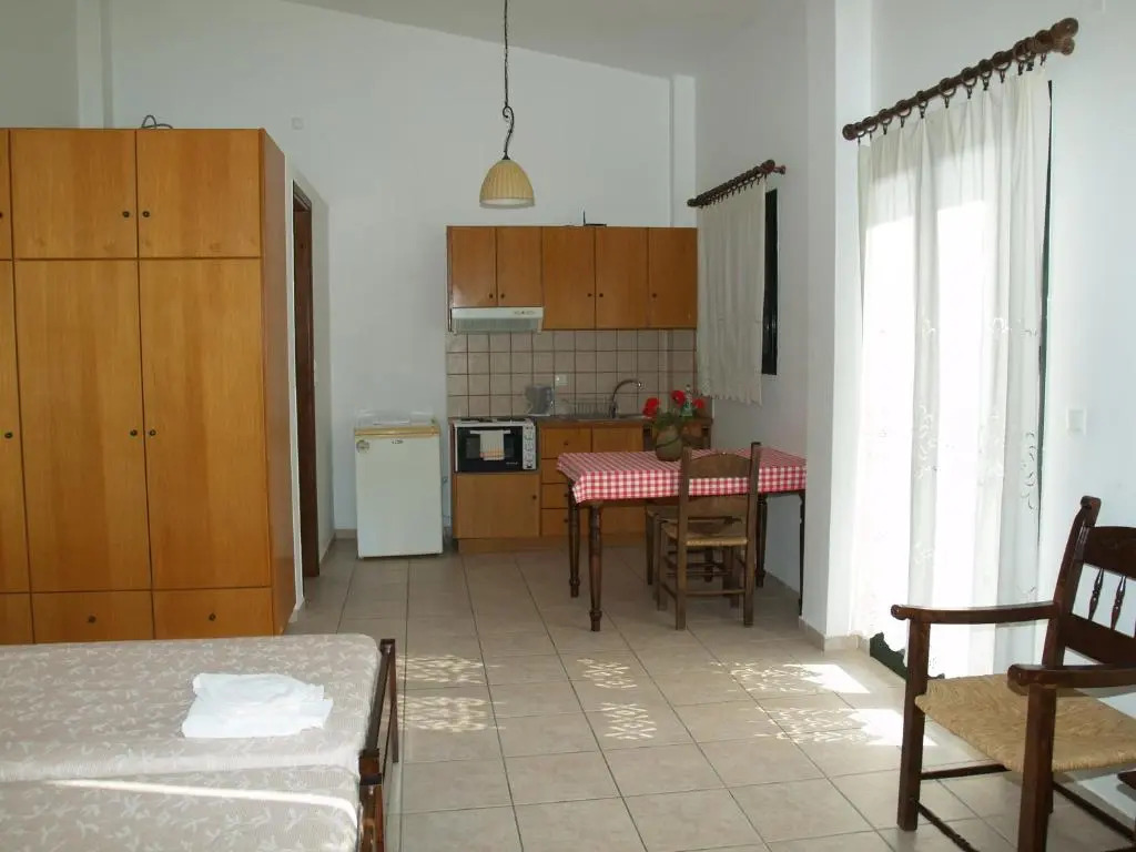 Irida Apartments -EX BLAZIS HOUSE