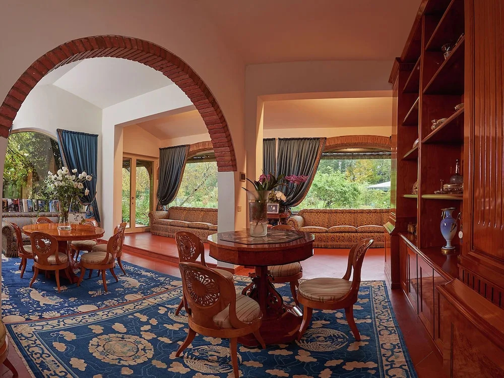 Stunning Villa in Badia Al Pino with Swimming Pool