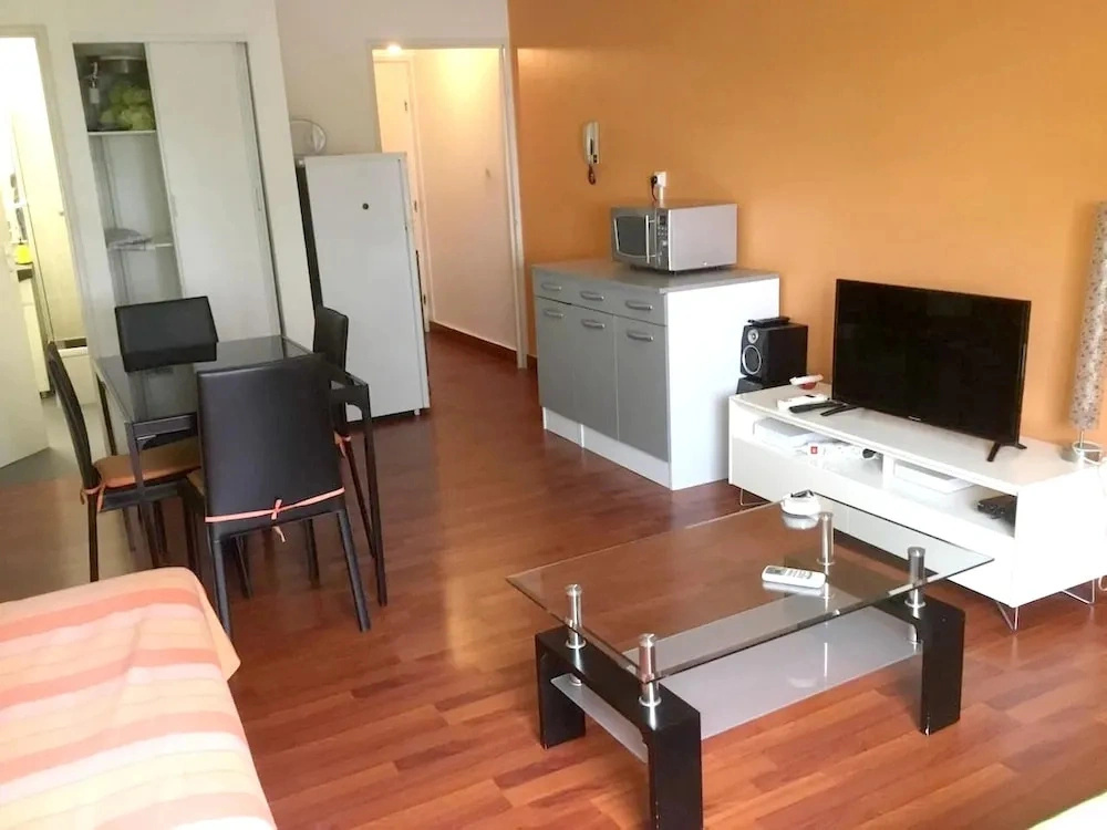 Studio in Saint-denis, With Wifi - 3 km From the Beach