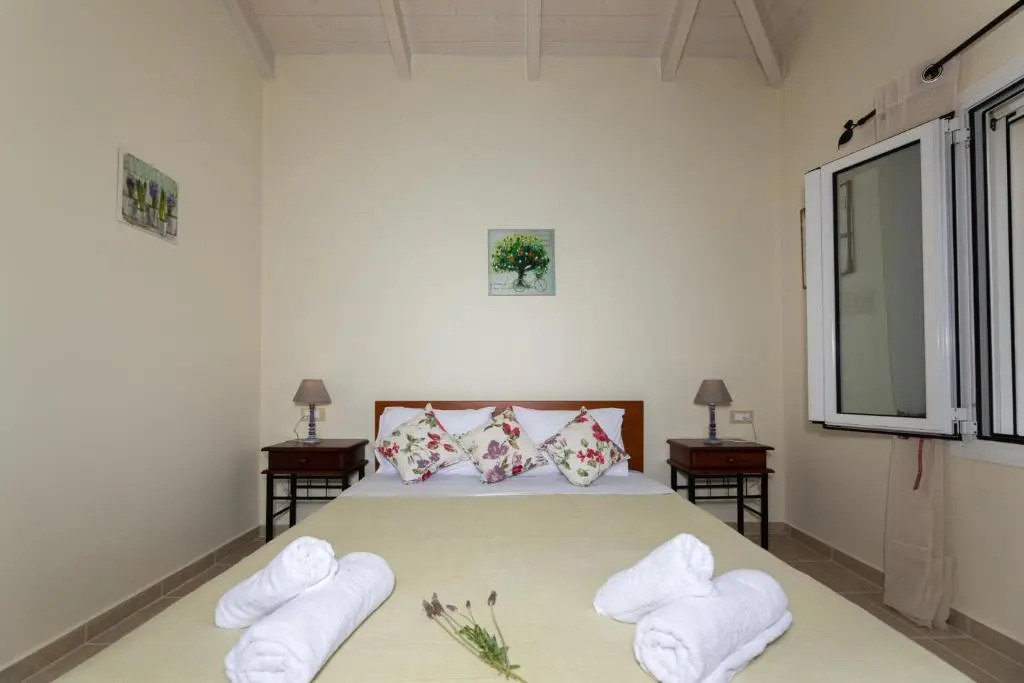 Adonino Residence-The House of Pomegranates