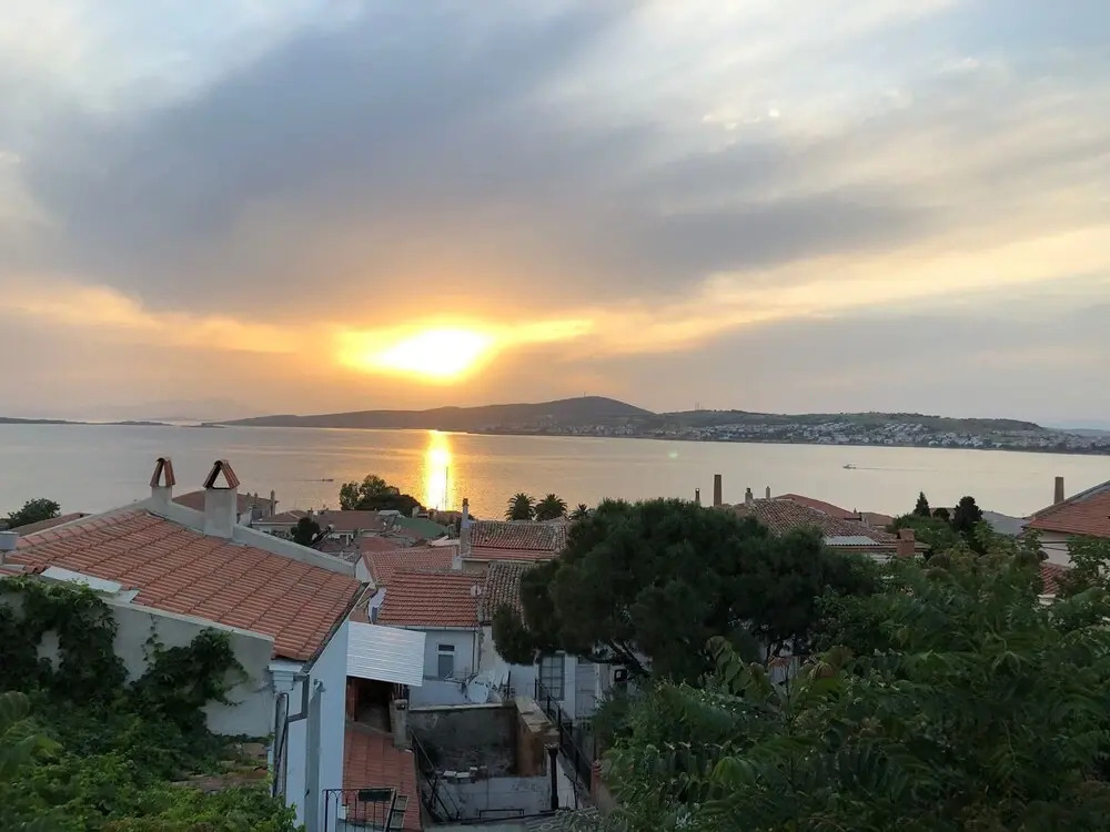 Tarihi Kucuk Tas Konak