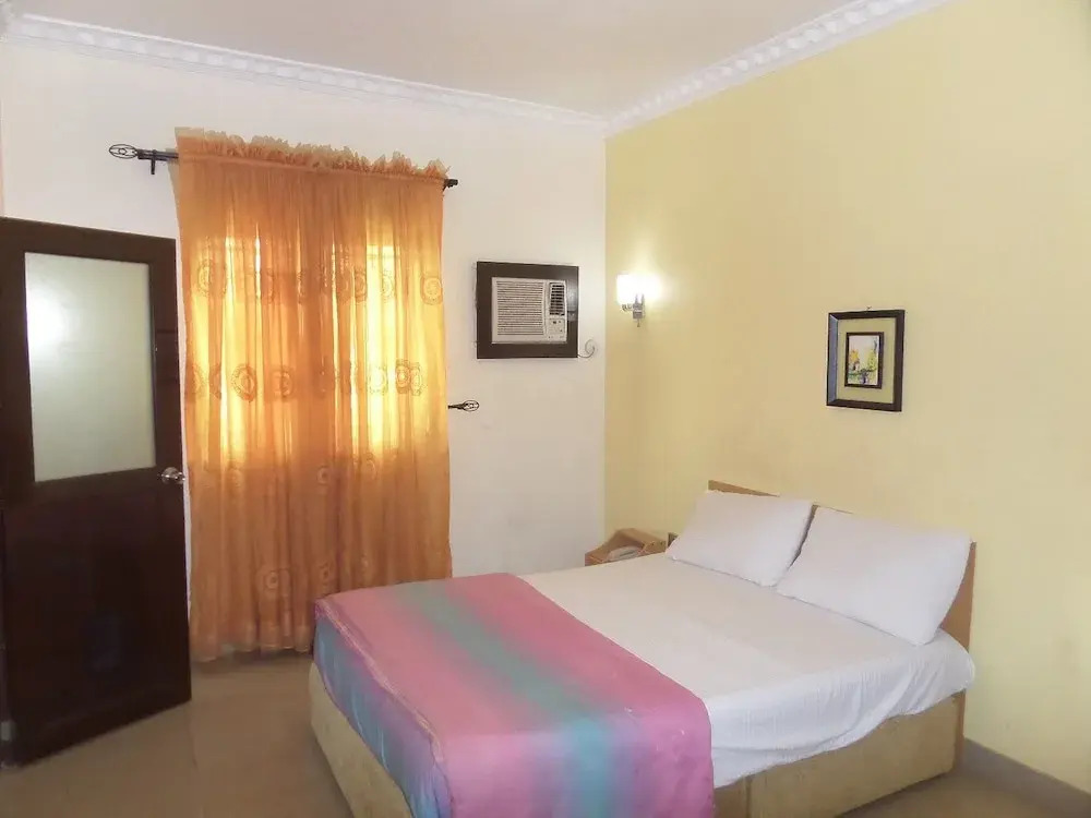 Spring Hill Hotel