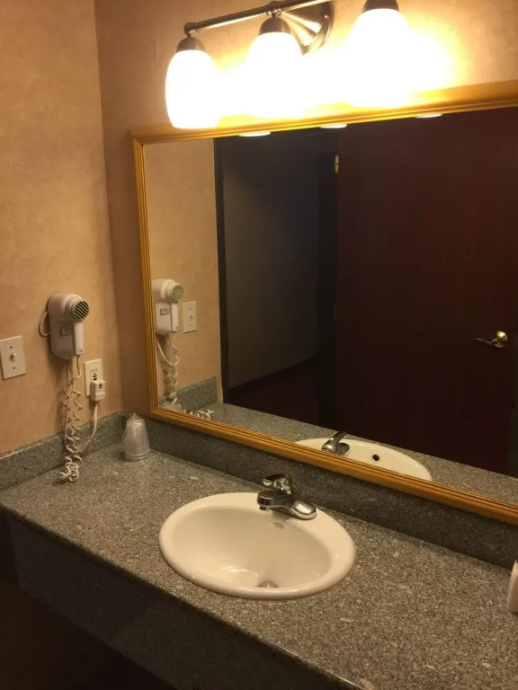 Fredericksburg Hill Country Hotel