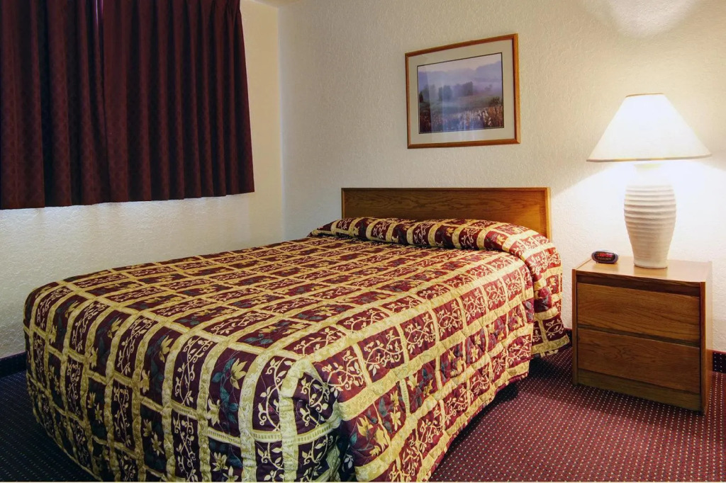 Amerihome Inn & Suites Houston Airport North