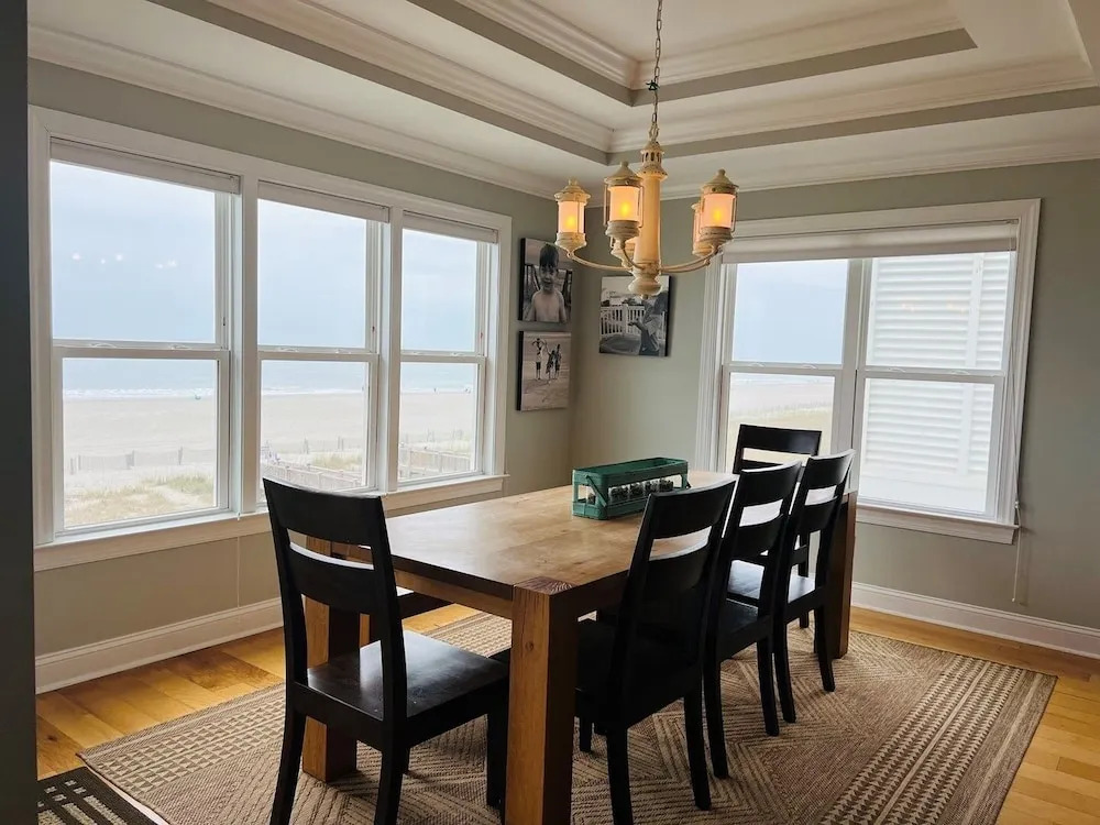 287 Obw 6 Bedroom Home by RedAwning