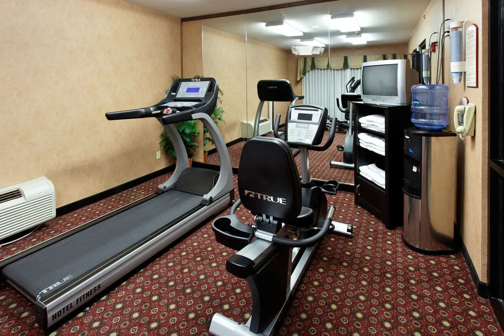 Holiday Inn Express Hotel & Suites Kingsport-Meadowview I-26 by IHG