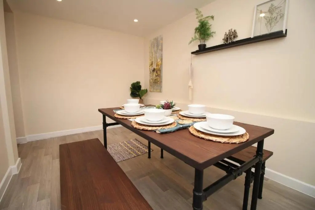 Cliftonmeade by Mia Living 2 bedroom apartment with free parking
