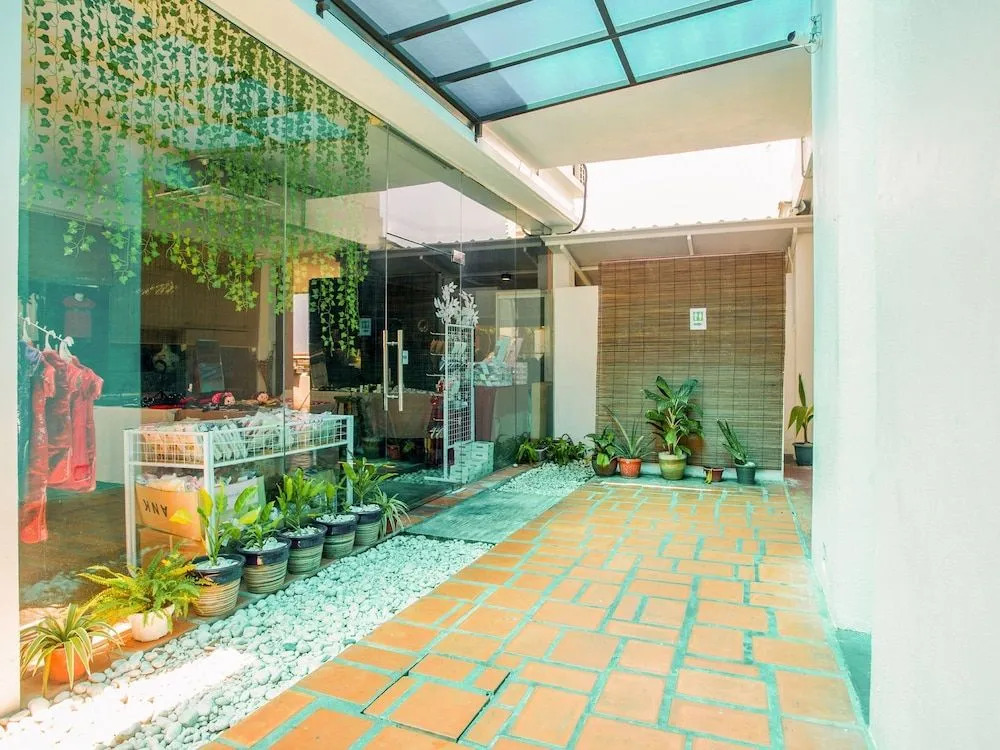 Oyo Capital O 89353 Nostalgia Boutique Hotel & Restaurant