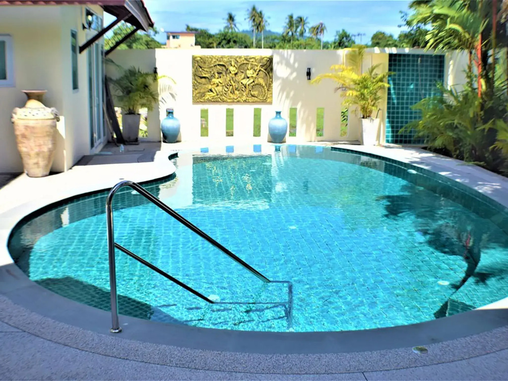 Luxury 5 Bed 5 Bath Villa
