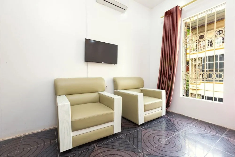 OYO 889 Ha Vy Motel