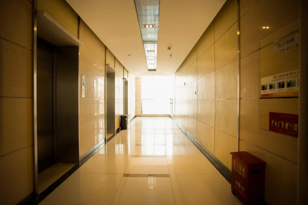 Hanting Hotel Changzhong Changhong Road Metro Station