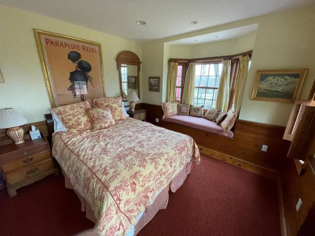 Bromley Farm ski house
