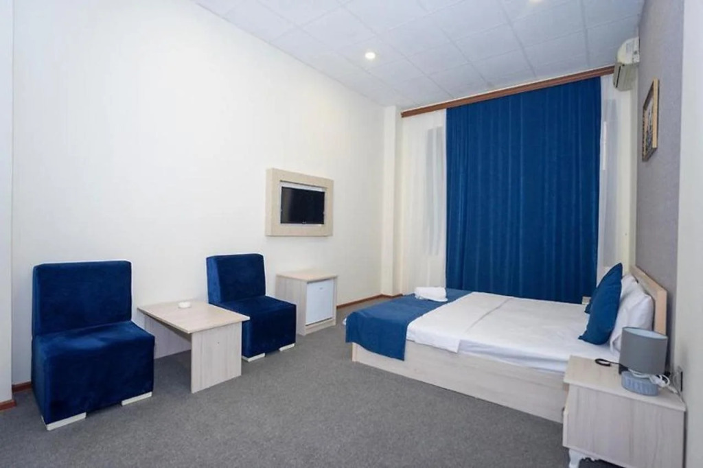 Tarqovi Hotel