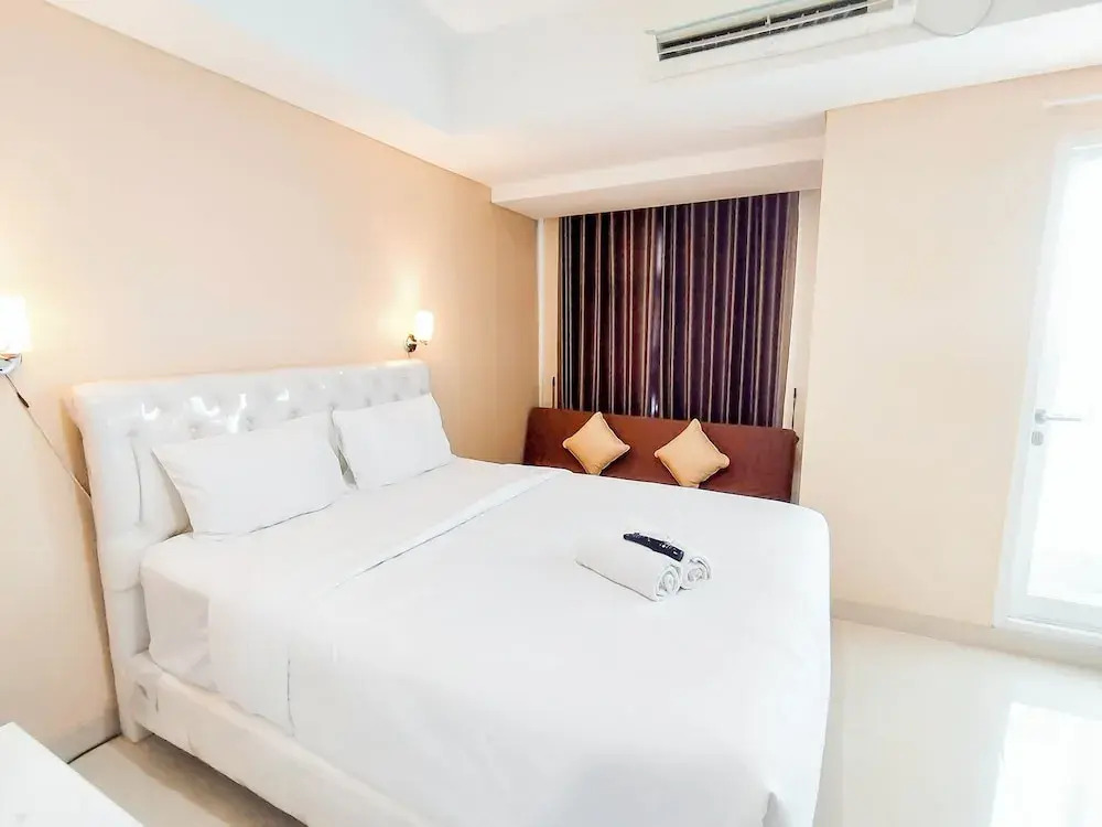 Stunning Studio with Strategic Location at Grand Sungkono Lagoon Apartment