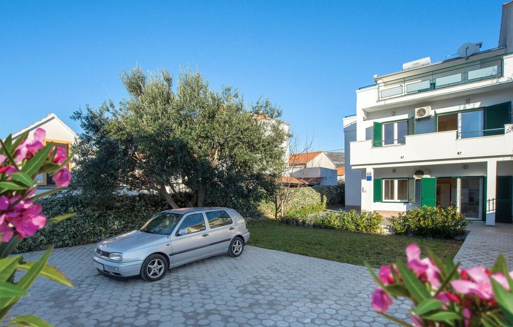 Awesome Apartment in Kastel Stari With Wifi