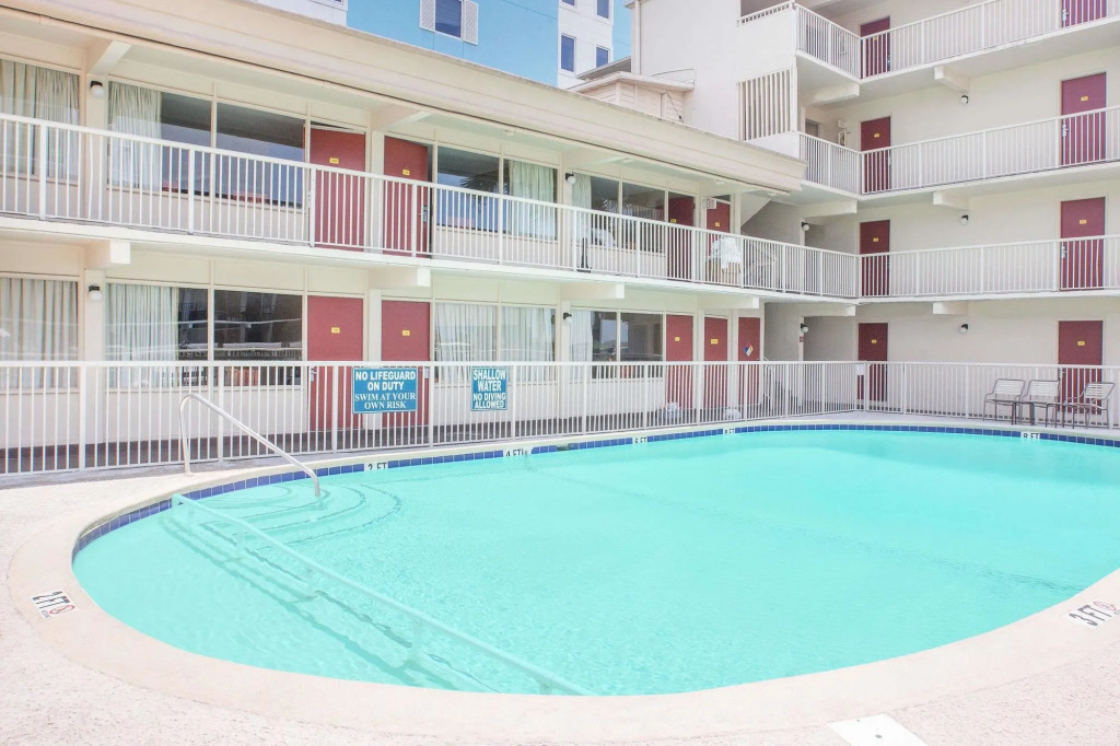 Super 8 Myrtle Beach/Ocean Front Area