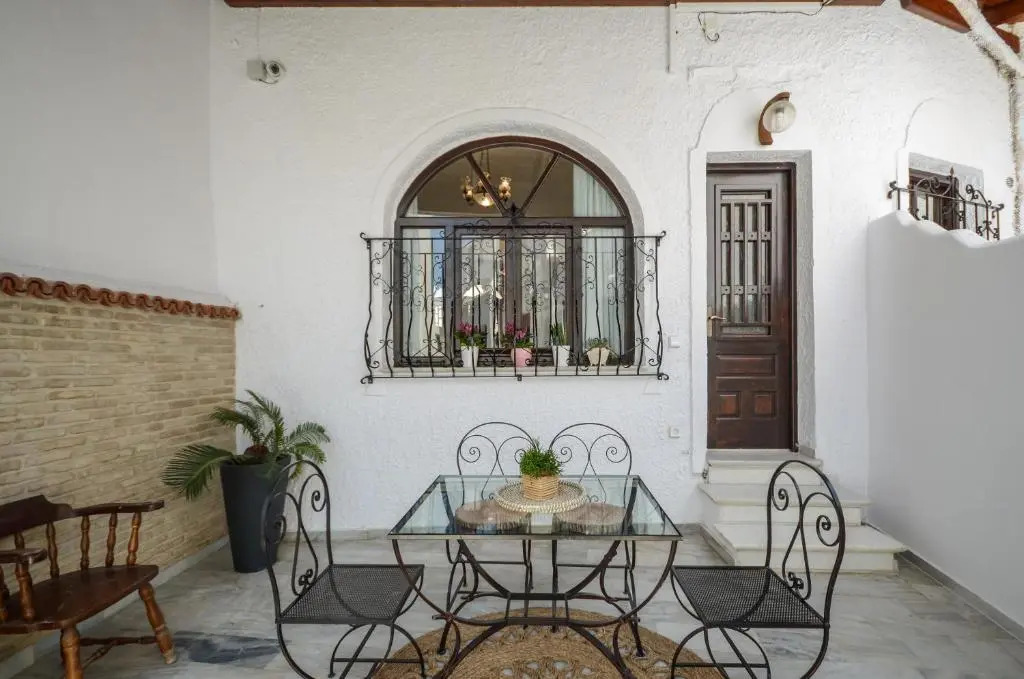 Naxos Center Houses