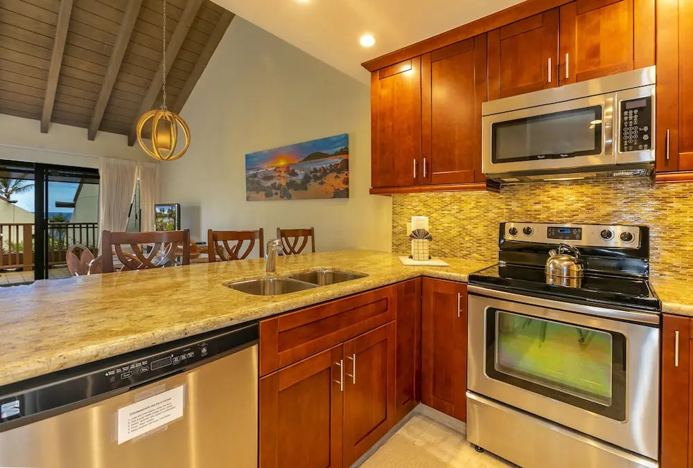 Maui Kamaole a 104 1 Bedroom Condo by Redawning