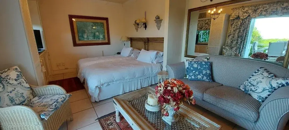 Room in Apartment - The Garden Apartment - Roosboom Luxury Facilities in Somerset West, 2 Guests