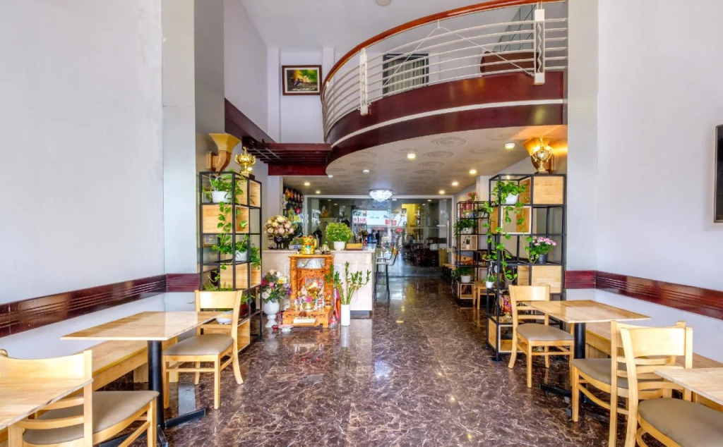 Coop's Hotel & Apartments
