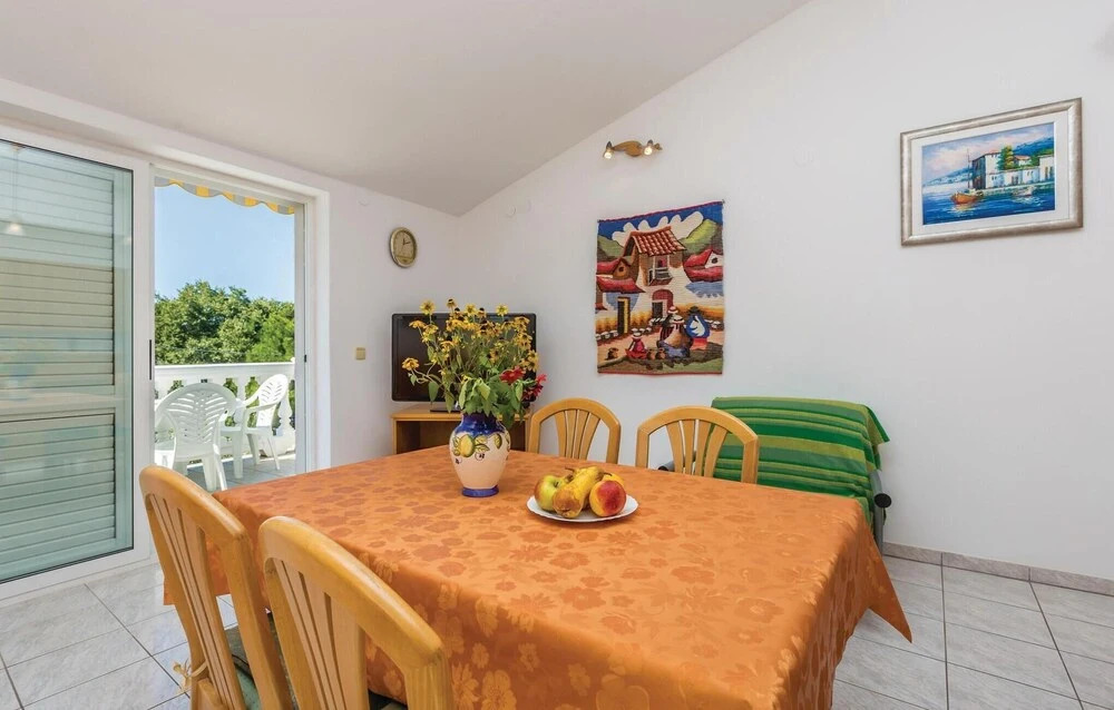 Amazing Home in Poljica With Wifi and 4 Bedrooms