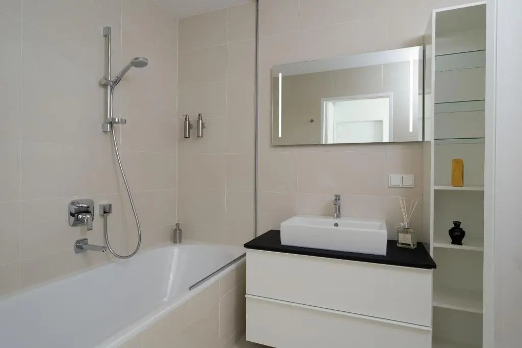 Triiiple Suites Level 21 mit Balkon und Tiefgarage