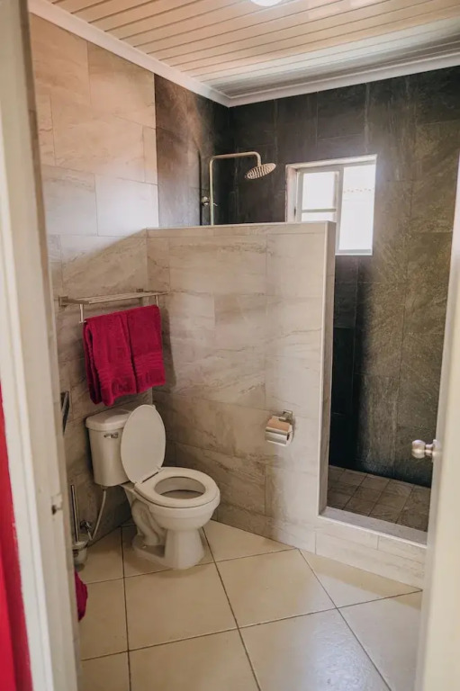 Best Quality 1 Bedroom Apartment 3 km From Eagle Beach