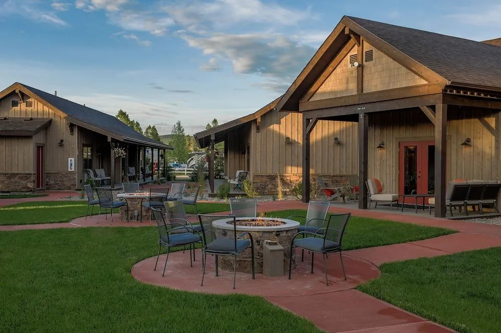 Golden Stone Inn