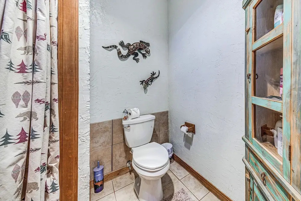 Spacious Alto House on 8 Private Acres w/ Hot Tub!