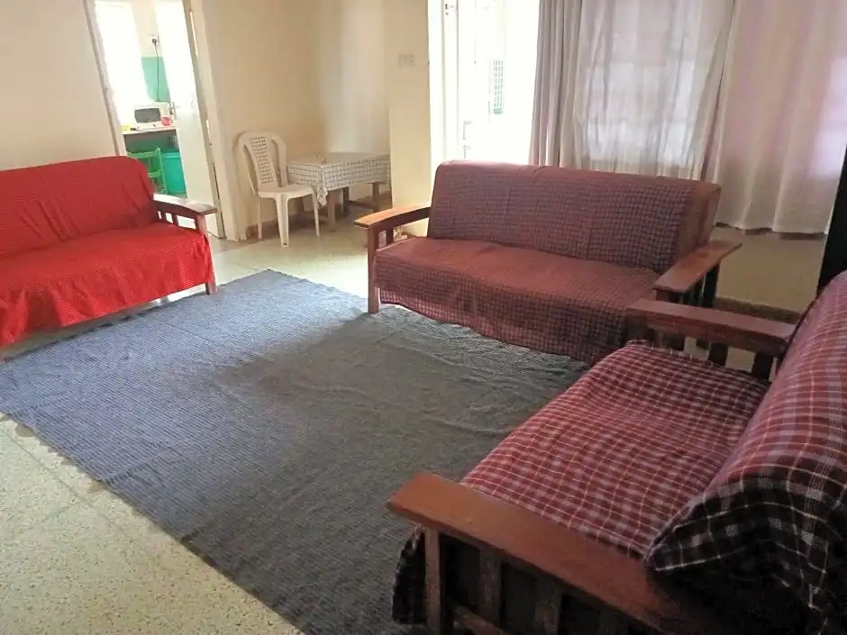 Pinkroses Gardens Hostel
