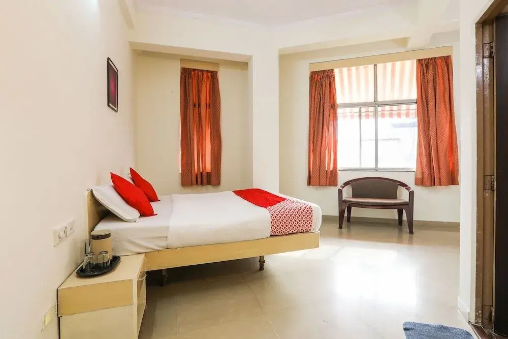 OYO Flagship 14283 Hotel Shanti Inn