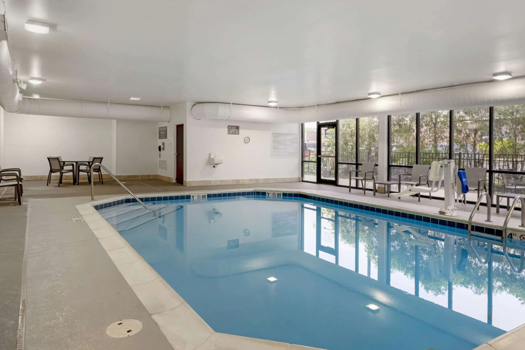 Comfort Suites Elgin Northwest