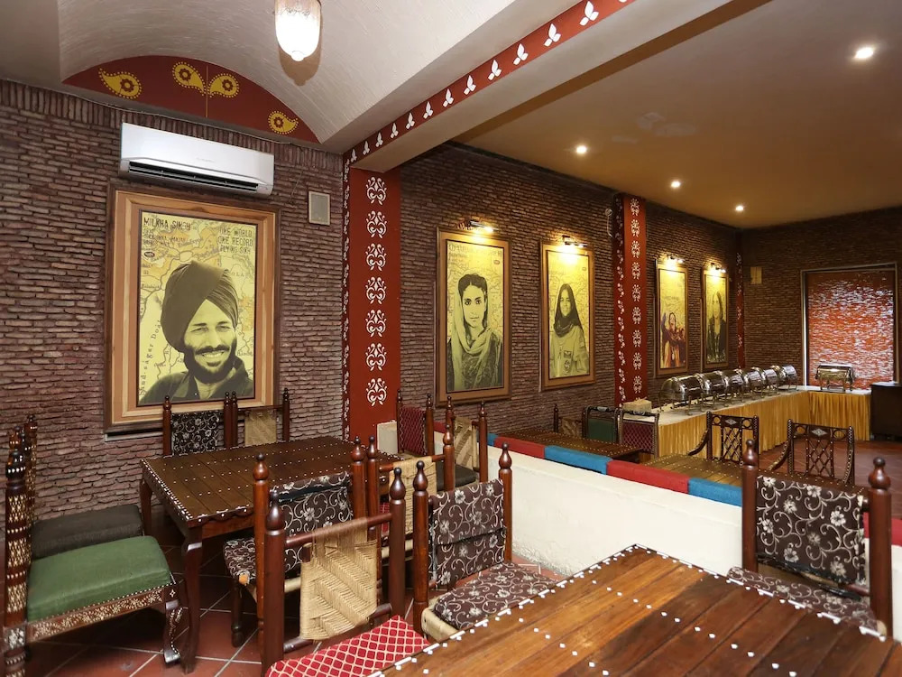 OYO 16565 Karnal Haveli