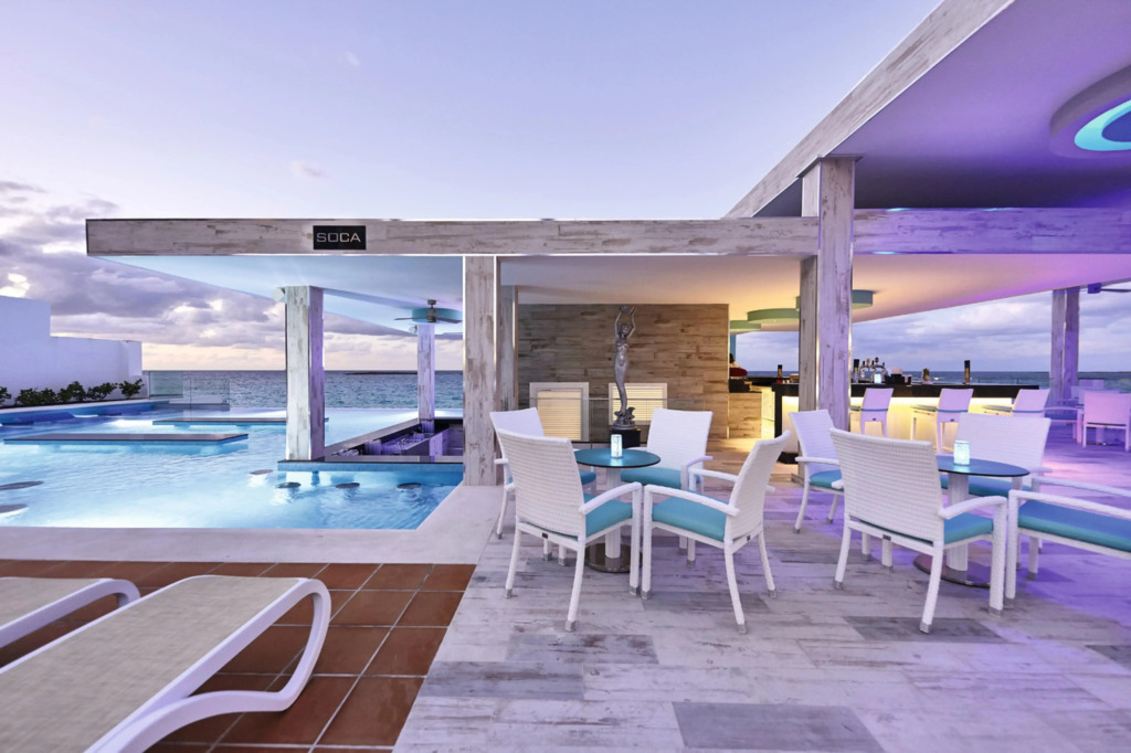 Riu Palace Paradise Island