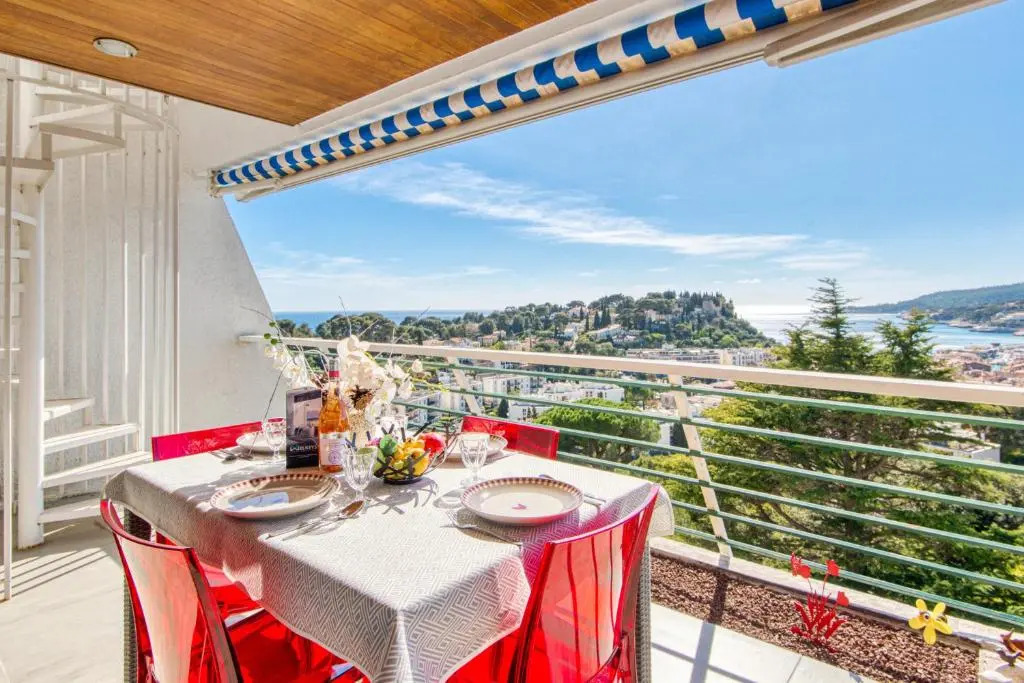 Stunning flat with terrace & pool 7 min from the beach in Cassis - Welkeys