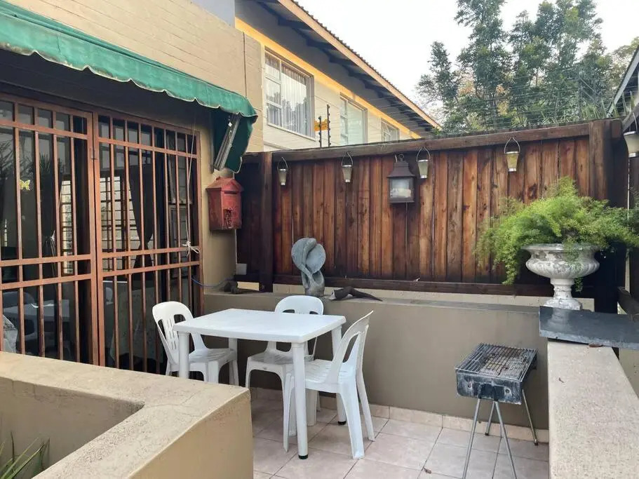 Central suburban suite in the heart of Joburg