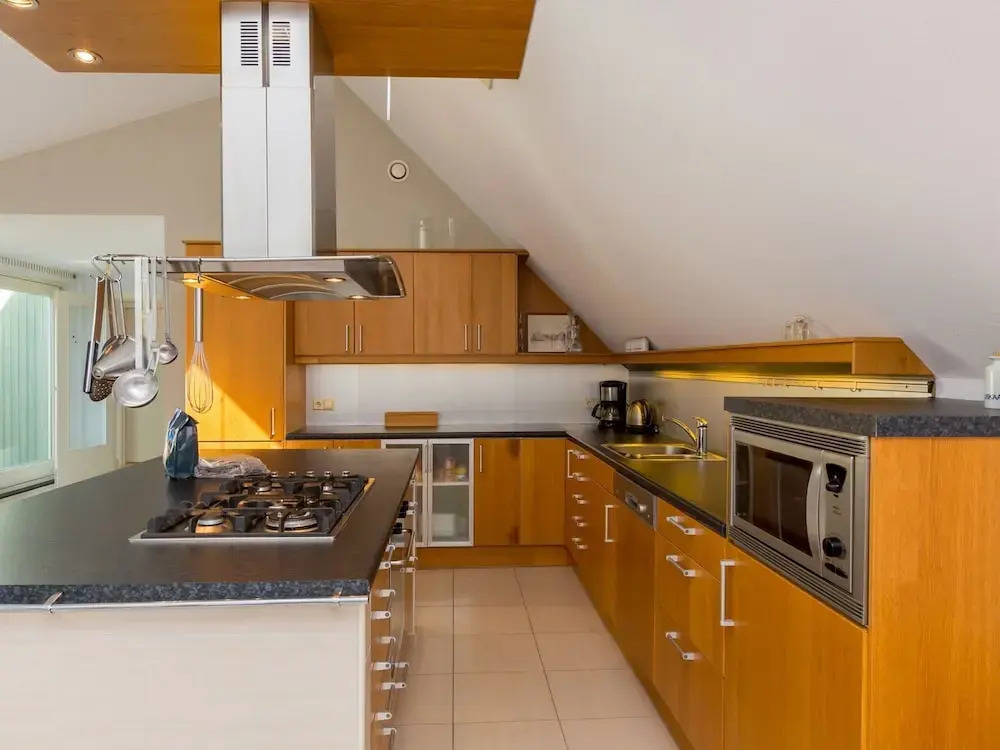 Very Spacious 6-person Apartment Located in the Centre of Ouddorp