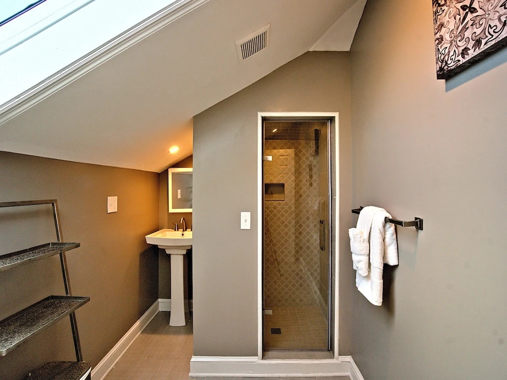 Downtown Savannah Oasis 4 BR 3 BA