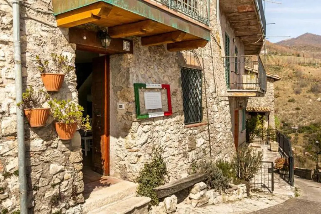 CASA CON TERRAZZI - 6posti 2stanze 2bagni - LAKEHOLIDAY IT