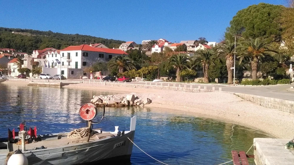 Studio in Sumartin, With Wonderful sea View, Furnished Balcony and Wif