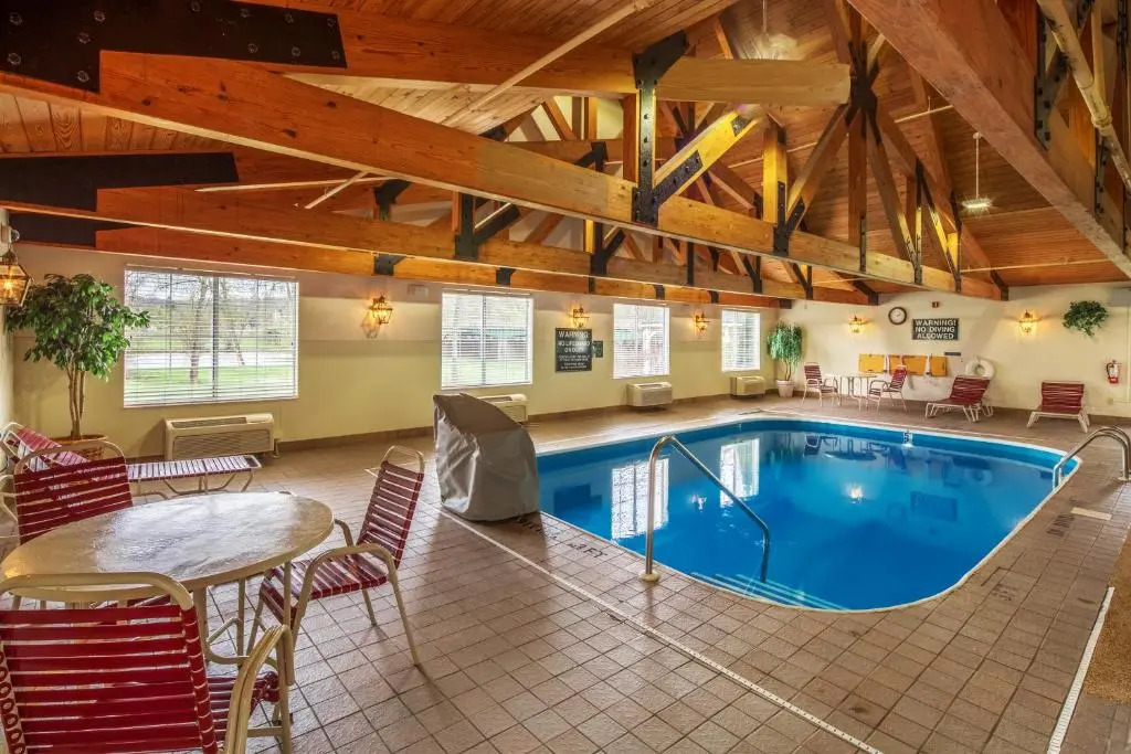Coshocton Village Inn & Suites