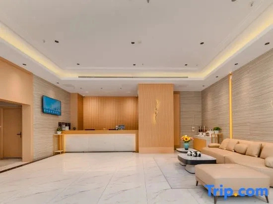 Ezzi  Hotel