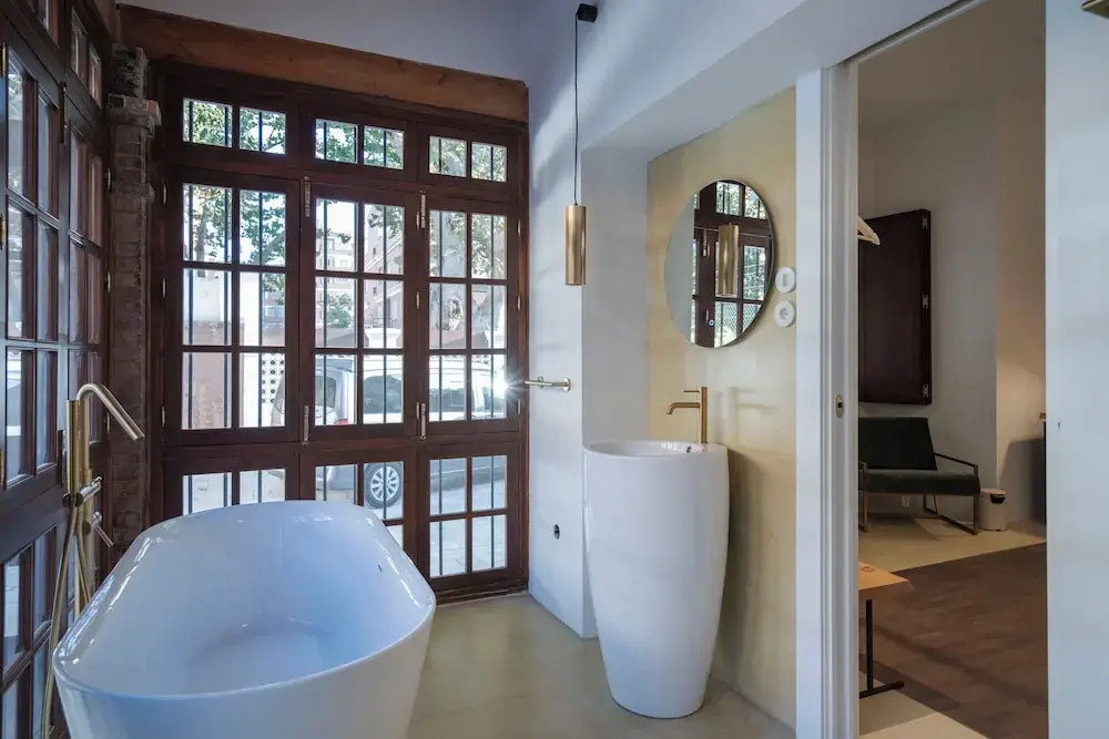 La Moderna Suites