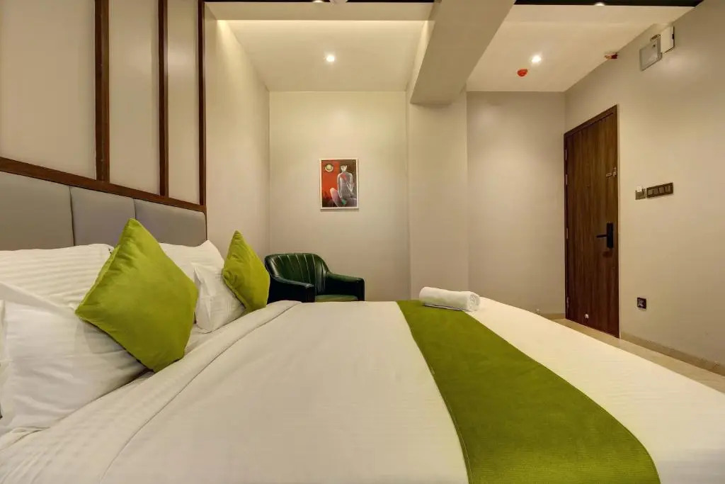 Magnus Fortune House Business Hotel , Magarpatta Pune