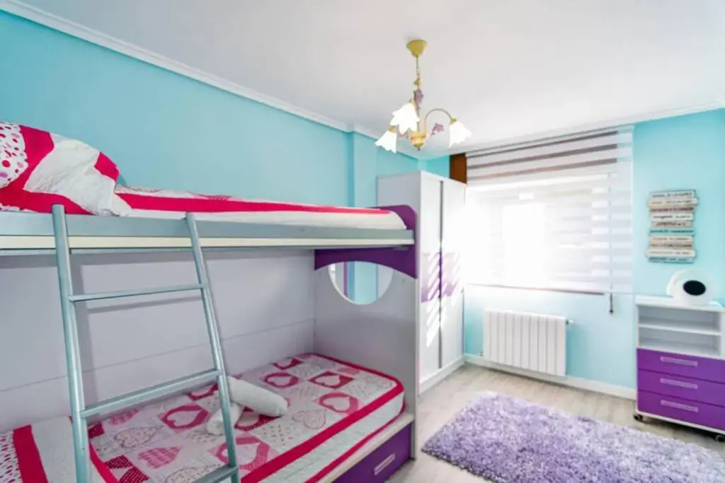 ¡Nuevo! Coqueto y cómodo apartamento con piscina y padel