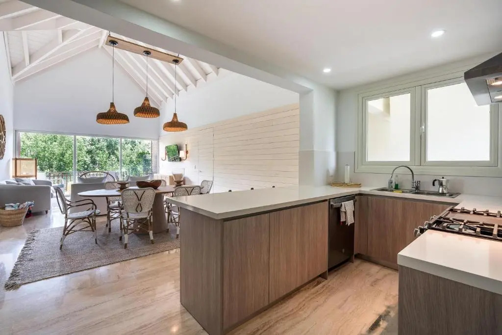 Newly Added El Portillo 2BR Apt