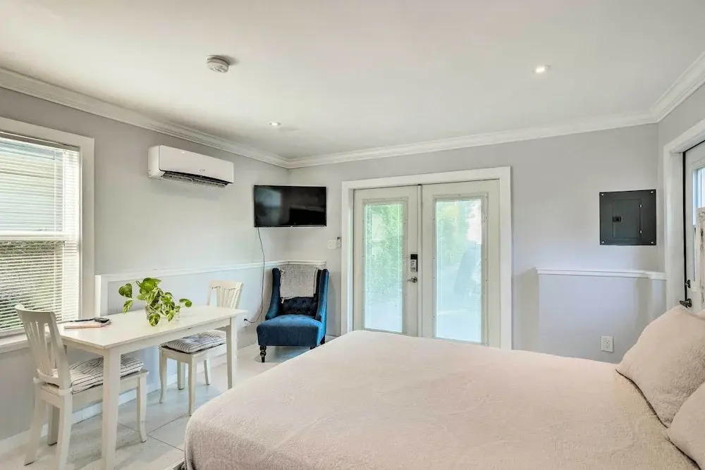 Cozy West Palm Beach Studio - 1/2 Mi to Ocean