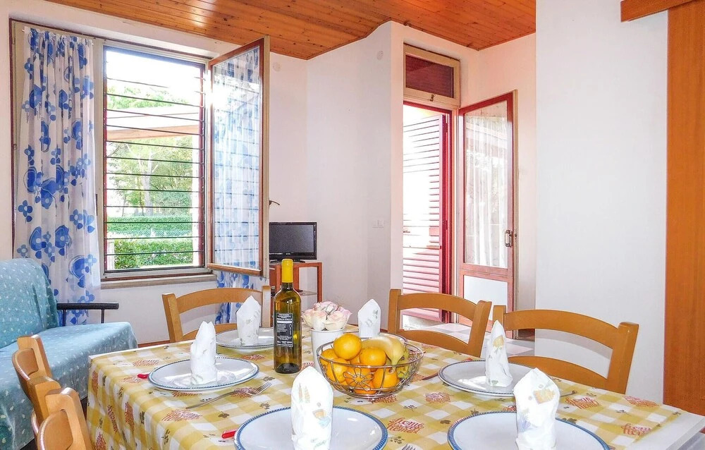 Stunning Home in Lignano Sabbiadoro With 3 Bedrooms