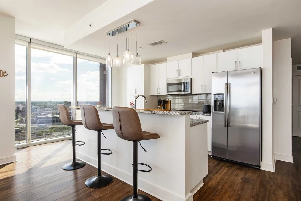 King Louis's Luxurious 2BR Penthouse W/balcony by Cozysuites