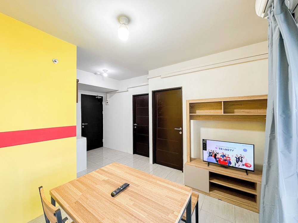 Modern and Cozy 2BR Apartment at Suncity Residence